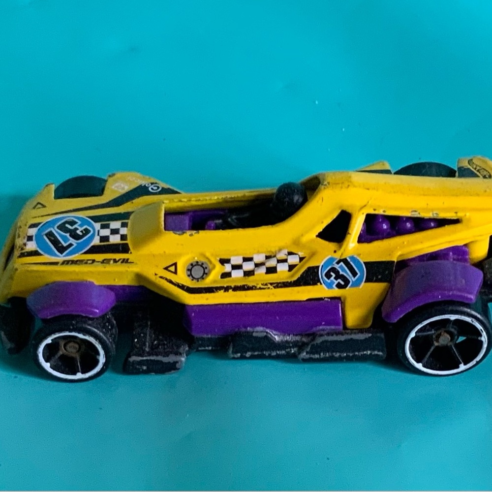 Colorful Racing Toy Cars Set - Picture 4 of 5